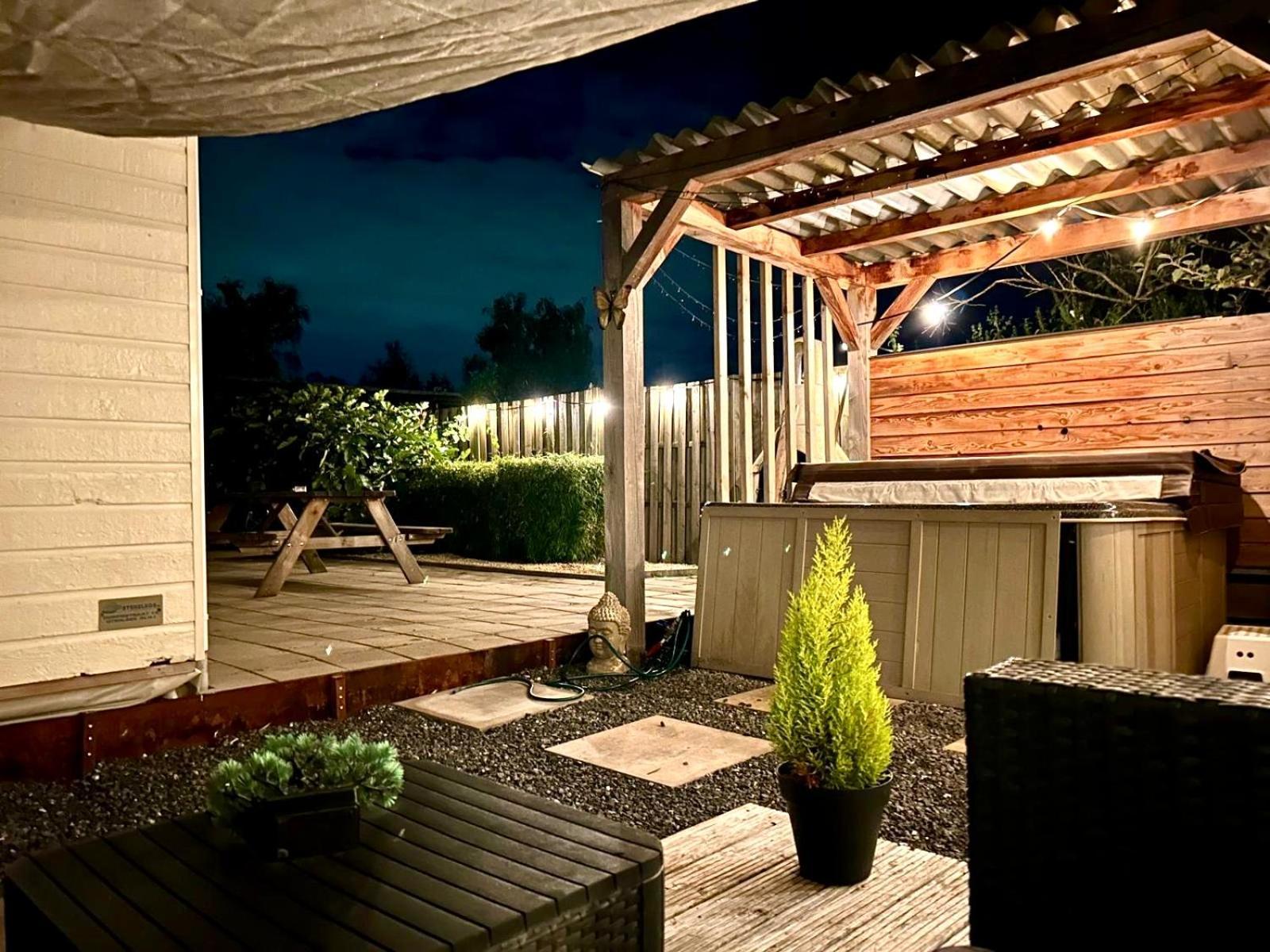Wellness Bungalow With Jacuzzi &Sauna&Private Garden Near Amsterdam Vijfhuizen Екстер'єр фото